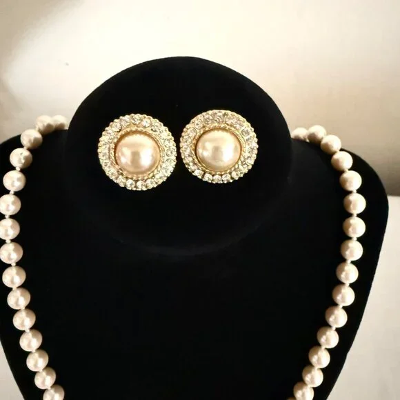 Vintage 1980s Hand Knotted Faux Pearl Necklace Set 14K GF Clasp 30in - Picture 11 of 16